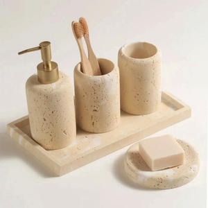 Conjunto para Banheiro Travertino com Dispenser e Bandeja em ambiente decorado