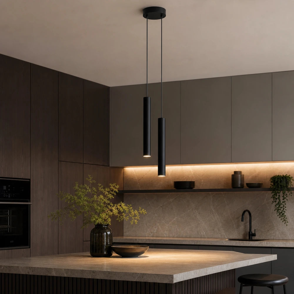 Pendente tubular preto com 2 tubos em cozinha contemporânea