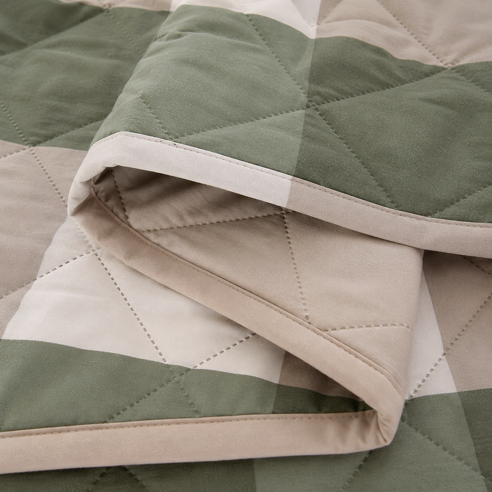 Colcha para Cama Solteiro Matelada com Toque Leve em segundo angulo funcional