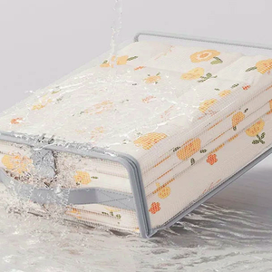 Detalhe de textura e acabamento do Bolsa Organizadora para Roupas de Cama