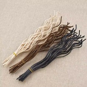 varetas de rattan onduladas nas cores marrom natural e preto