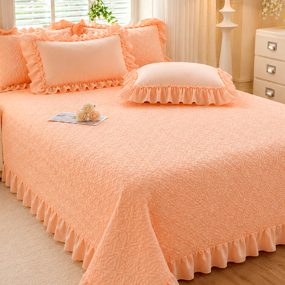 Detalhe de borda e acabamento do Colcha Matelada Minimalista para Cama