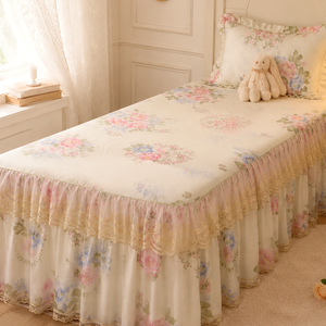 Detalhe visual do Colcha com Saia Floral para Cama Solteiro