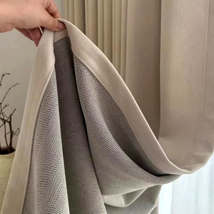 Detalhe visual do Cortina Blackout Bege em Chenille para Sala