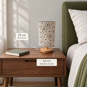 Luminária de Mesa Floral com Base de Madeira – Viorenna