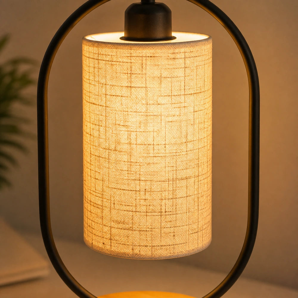 Detalhe da cúpula cilíndrica de tecido da luminária