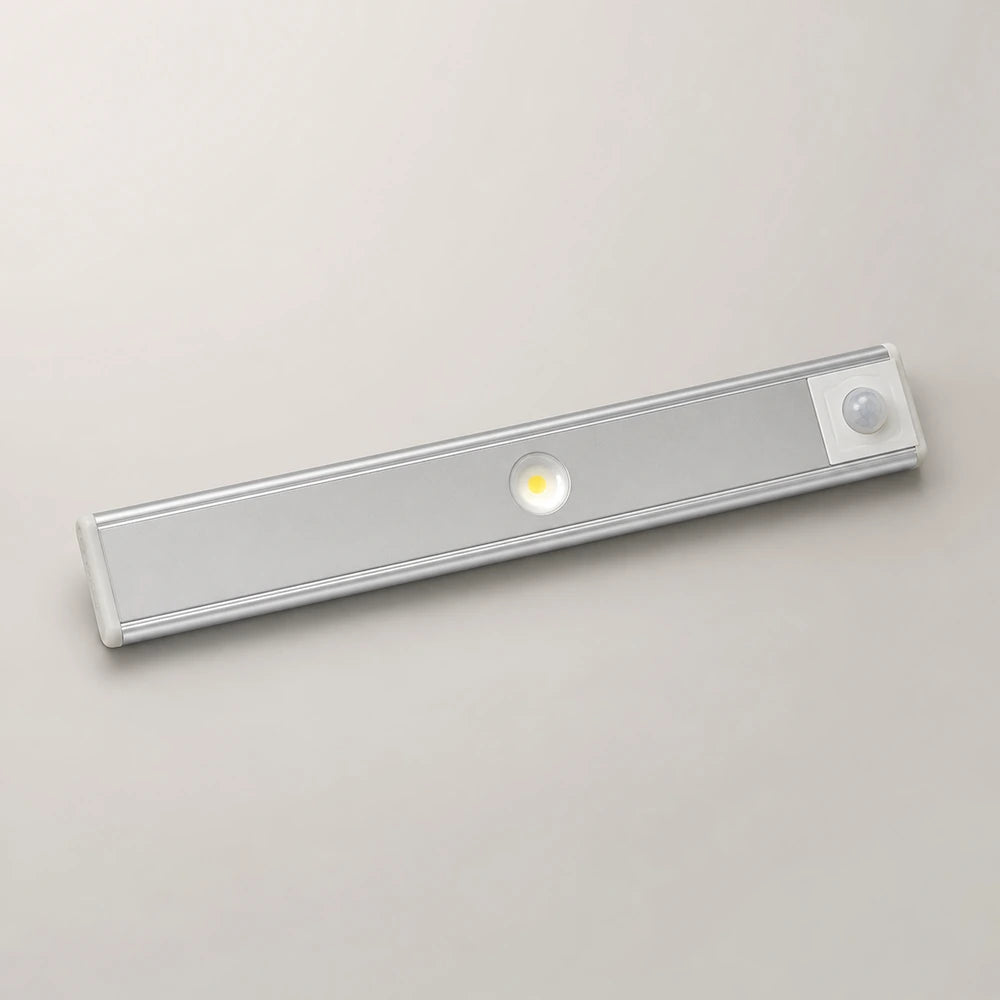 Luminária LED prata para armário de 20 cm