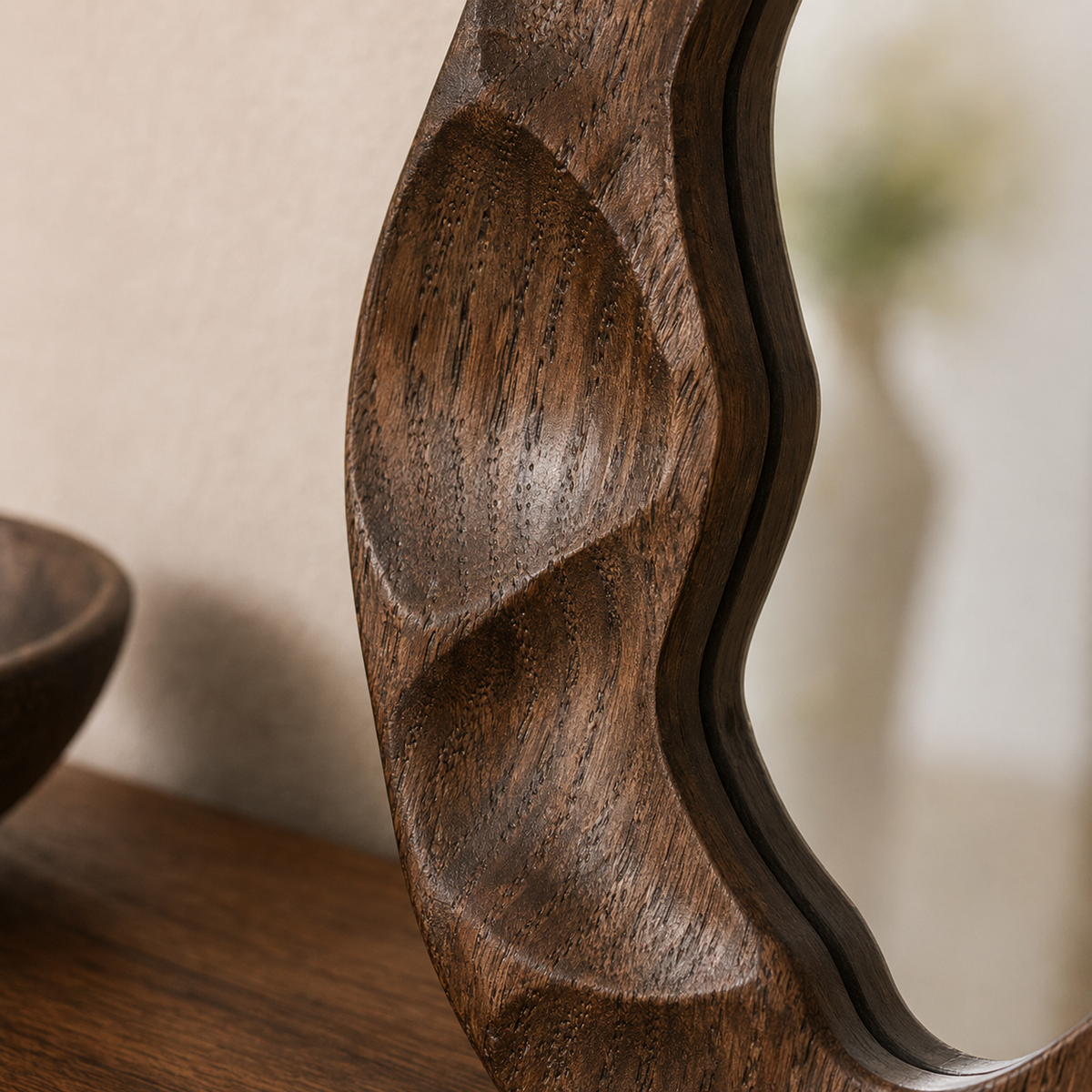 Espelho Decorativo Assimétrico com Moldura de Madeira – Viorenna