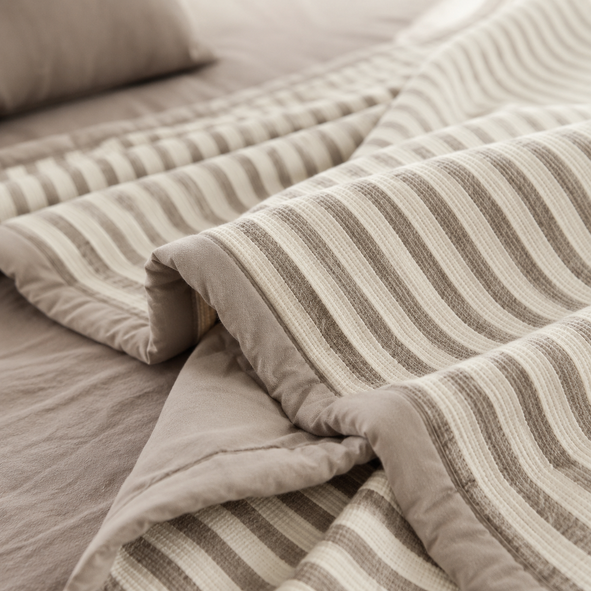 Colcha de Verão Listrada para Cama – Viorenna