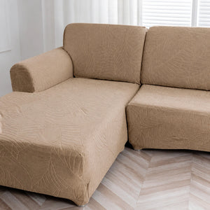 Caimento da capa jacquard bege na chaise e no canto do sofá