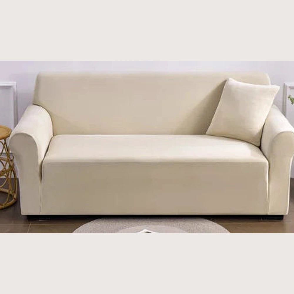 Capa para sofá bege em ambiente de sala com visual minimalista