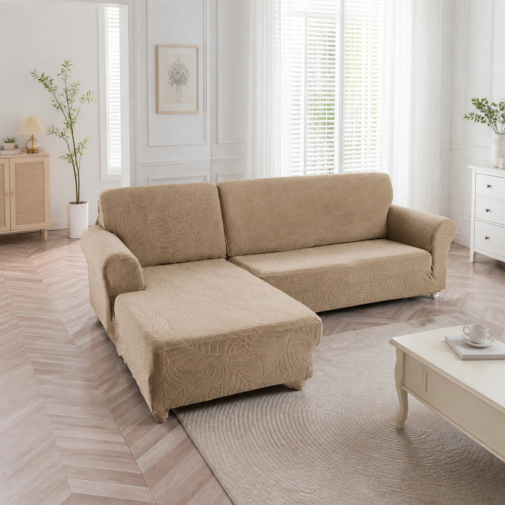 Capa para sofá jacquard bege em ambiente principal de sala