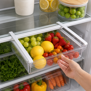 Cesto Retrátil Transparente para Geladeira em imagem detalhe funcional premium - Viorenna