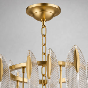 Detalhe da canopla, corrente e estrutura dourada do lustre pendente