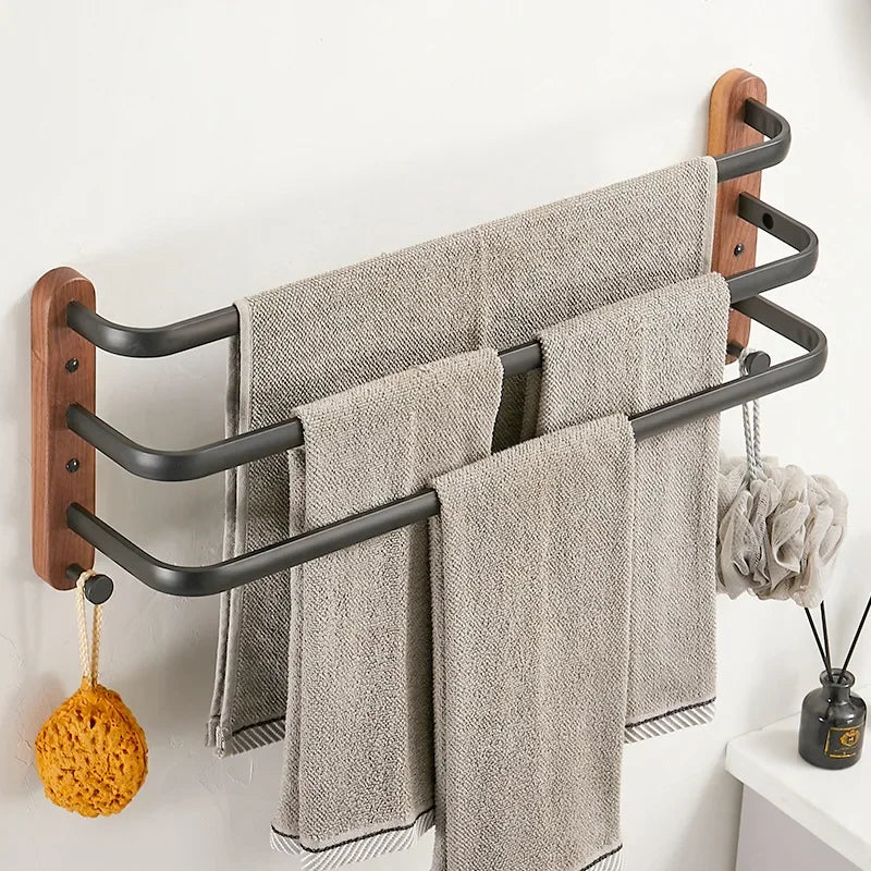 Kit de Acessórios para Banheiro em Madeira e Preto Fosco em banheiro ou lavabo