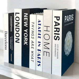 Kit Livros Decorativos para Mesa de Centro no cantinho do café