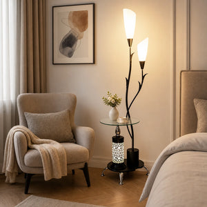 Luminária de chão moderna preta em quarto ou canto de leitura