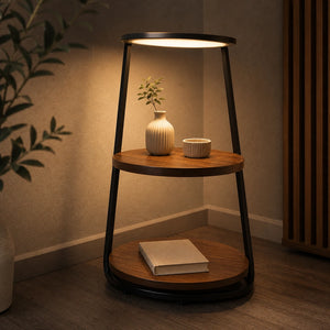 Luminária mesa lateral com livros e objetos decorativos leves