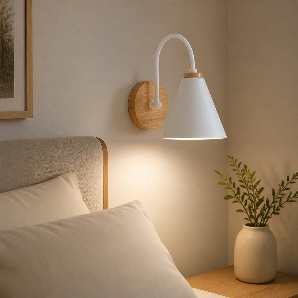 Luminária de parede metal minimalista moderna instalada na cabeceira do quarto