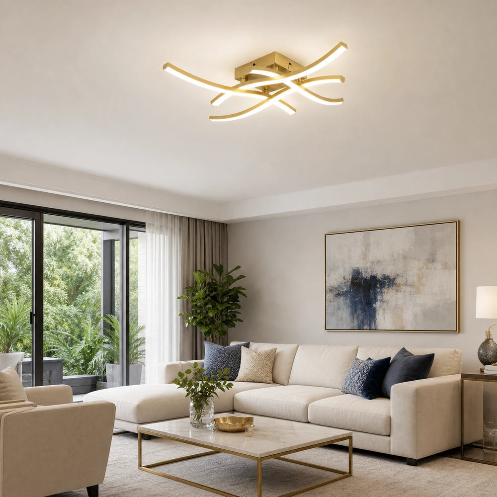 Luminária de teto curva dourada em escala real no ambiente