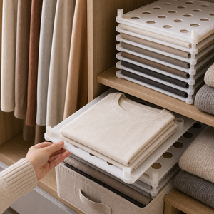 Organizador Dobrável para Camisetas e Malhas em imagem uso real premium - Viorenna