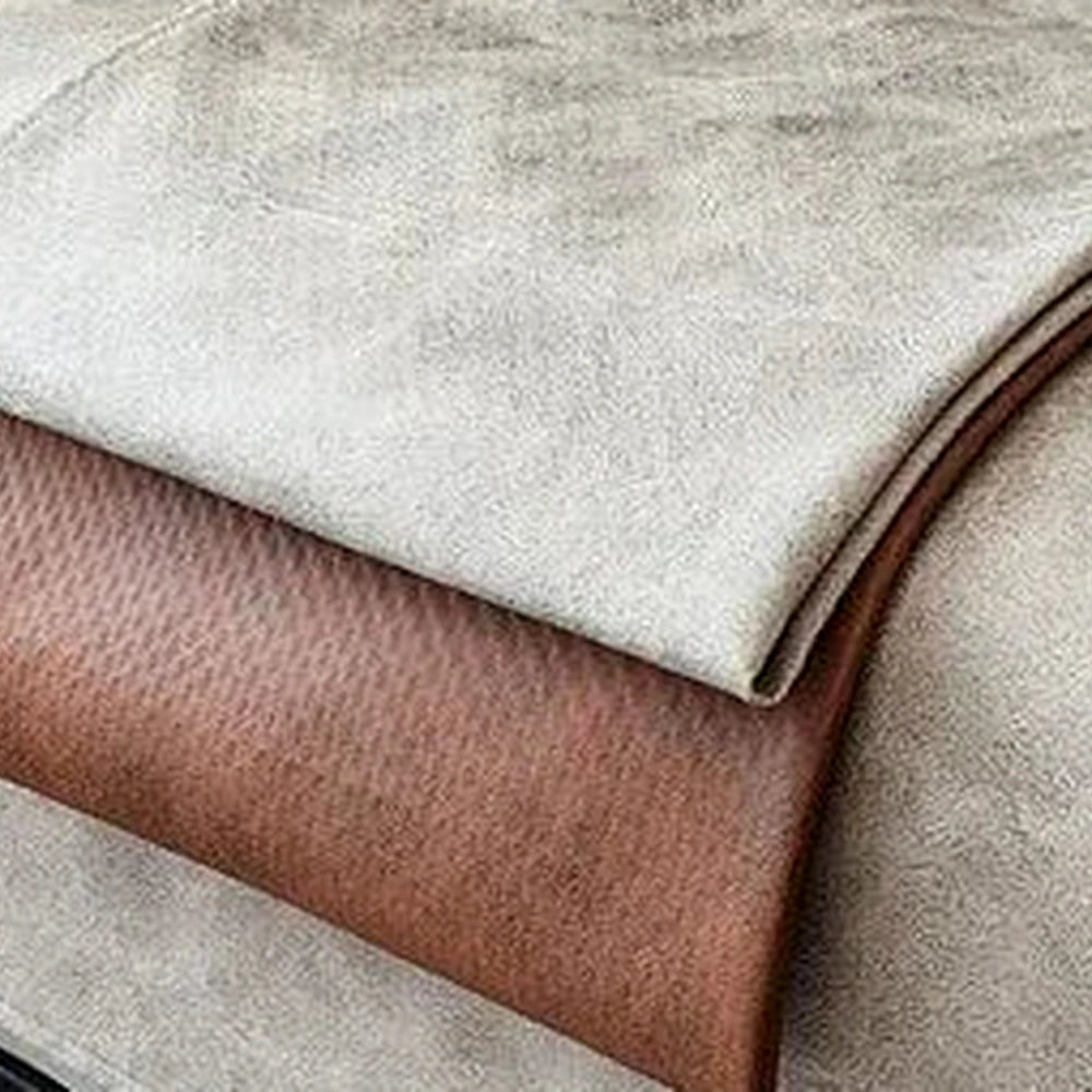 Detalhe do poliéster e da textura da capa de sofá bege