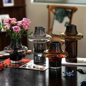Vaso Decorativo Âmbar Artístico de Vidro para Mesa em sala decorada