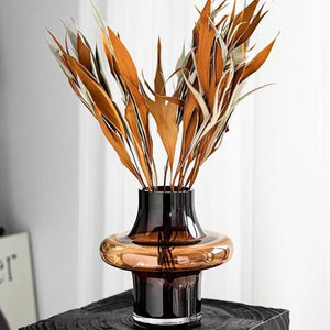 Vaso Decorativo Âmbar Artístico de Vidro para Mesa em sala decorada