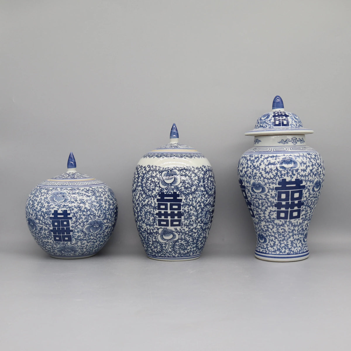 Vaso Decorativo Azul e Branco de Cerâmica para Mesa com detalhe de textura e acabamento