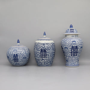 Vaso Decorativo Azul e Branco de Cerâmica para Mesa com detalhe de textura e acabamento
