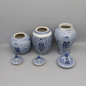Vaso Decorativo Azul e Branco de Cerâmica para Mesa em sala decorada