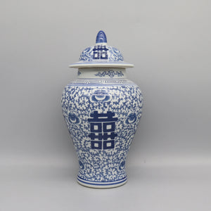 Vaso Decorativo Azul e Branco de Cerâmica para Mesa em sala decorada