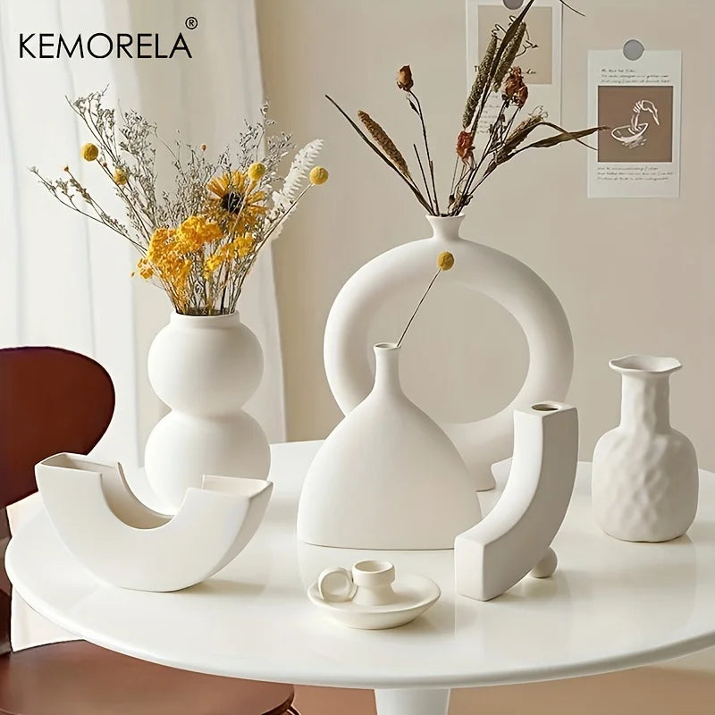 Vaso Decorativo Circular Vazado Nórdico de Cerâmica para Mesa Modelo 35 em sala decorada