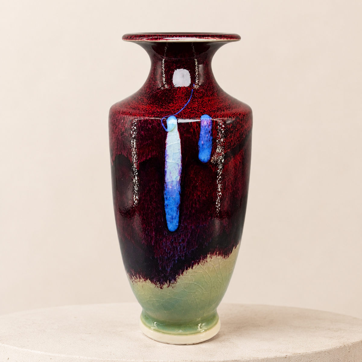 Vaso Decorativo Estilo Oriental de Cerâmica para Rack valorizando a decoração do ambiente