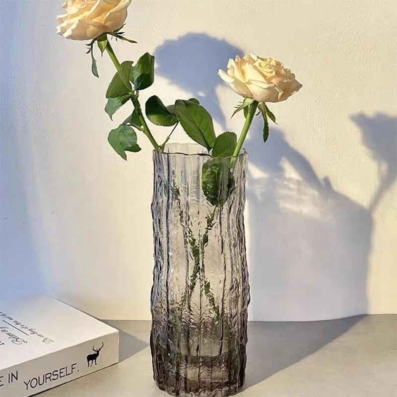 Vaso Decorativo Glacier Transparente Mini de Vidro para Mesa com detalhe de textura e acabamento