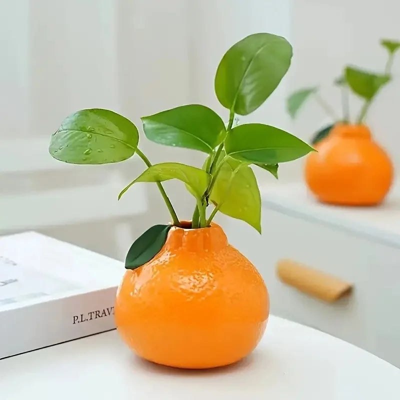 Vaso Decorativo Laranja Escultural de Cerâmica para Mesa em sala decorada