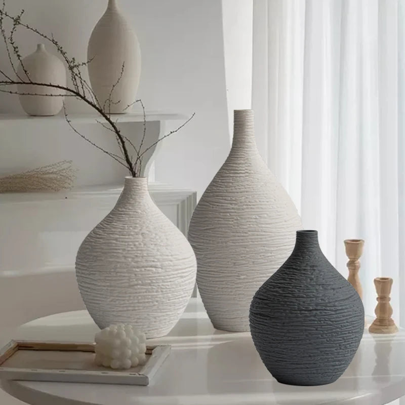 Vaso Decorativo Nórdico Boca Estreita de Cerâmica para Mesa em sala decorada