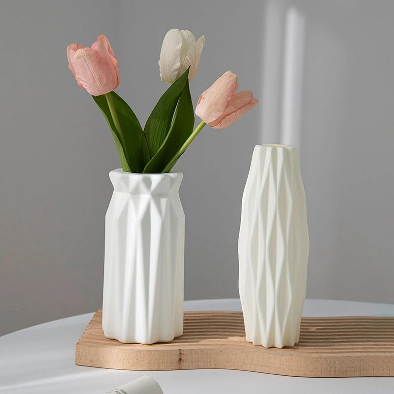 Vaso Decorativo Nórdico de Cerâmica para Mesa com detalhe de textura e acabamento