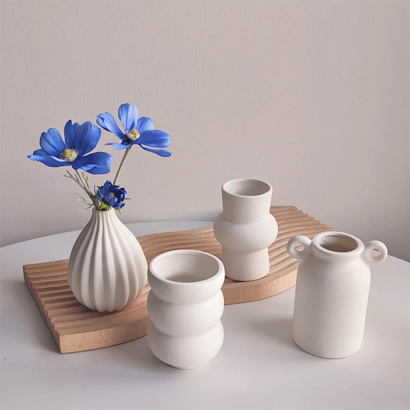 Vaso Decorativo Nórdico Mini de Cerâmica para Mesa em sala decorada